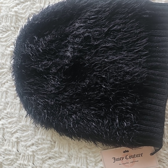Juicy Couture Beanie And Wallet - Picture 4 of 8